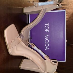 Size 9 - Nude Windsor Heels